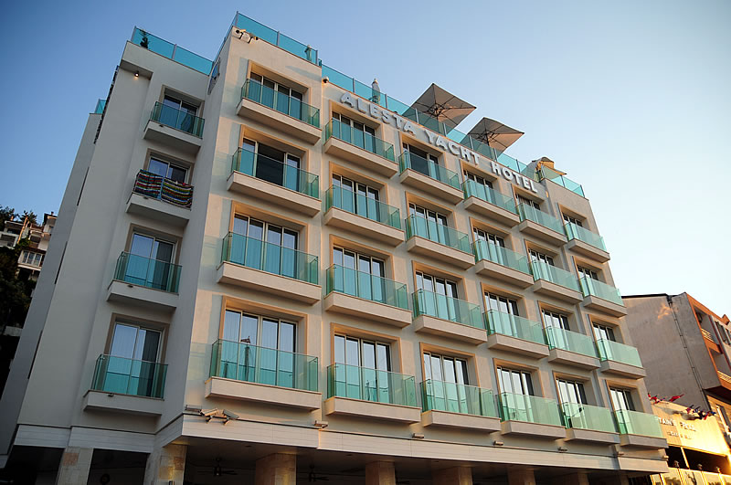 Alesta Yacht Hotel