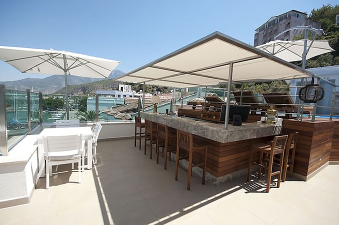 Alesta Yacht Hotel