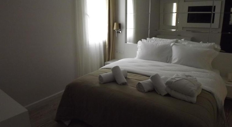 Alesta Yacht Hotel
