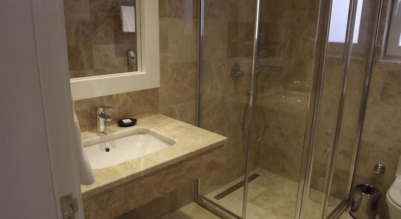 Alesta Yacht Hotel