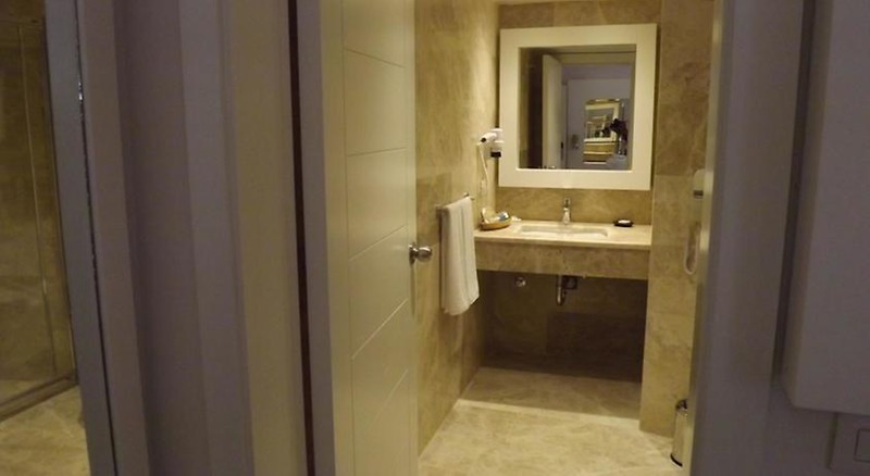 Alesta Yacht Hotel