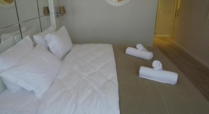 Alesta Yacht Hotel