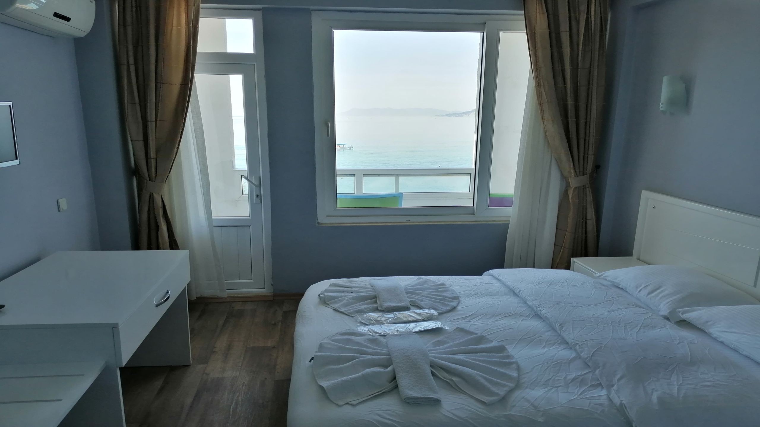 Aquila Beach Hotel