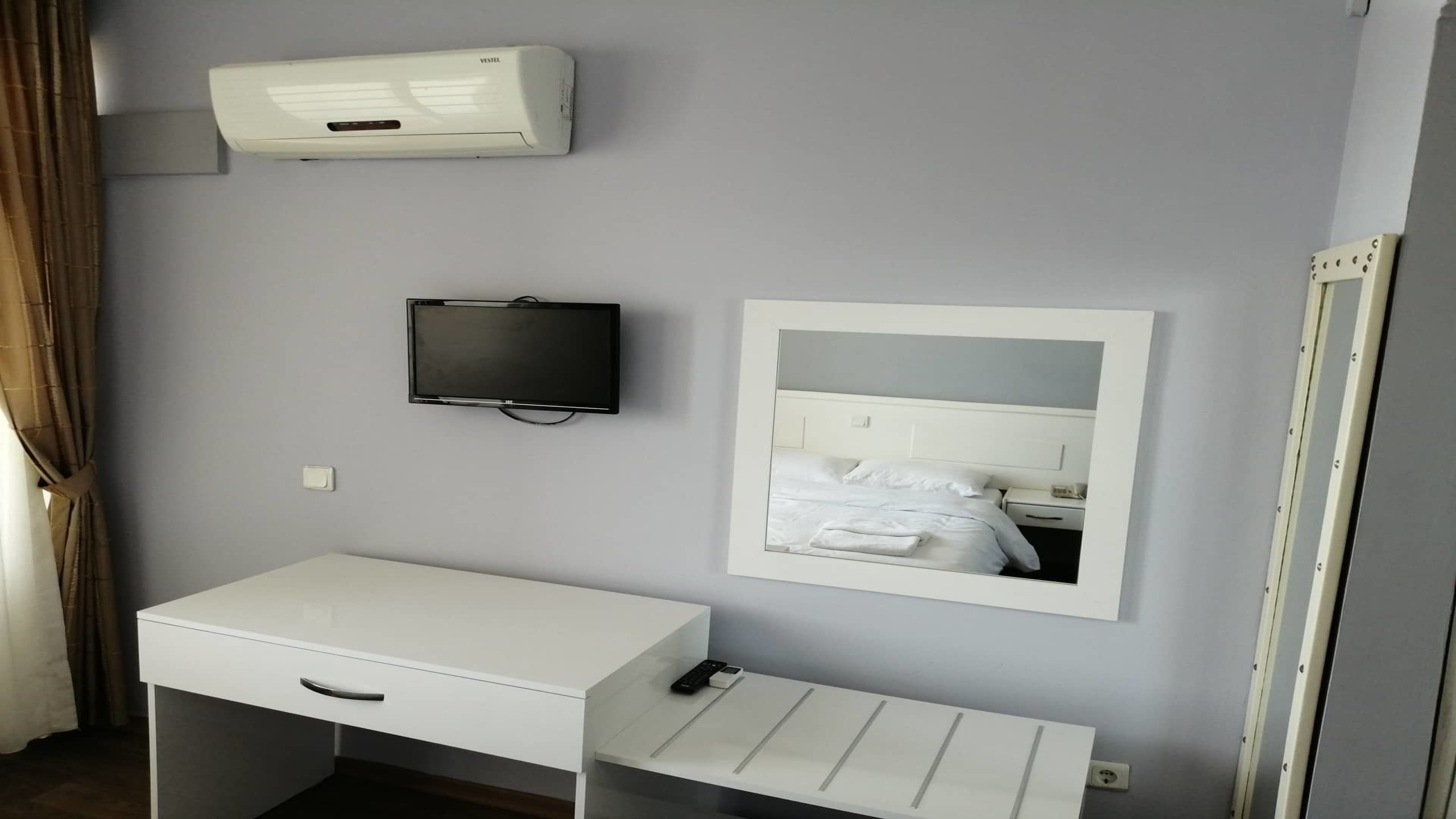 Aquila Beach Hotel