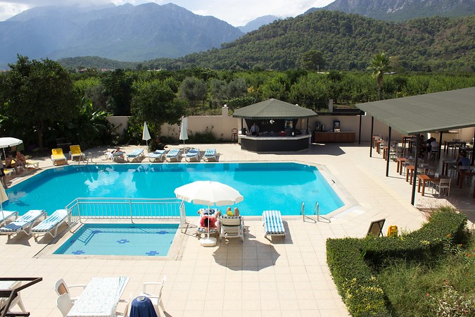 Ares Hotel