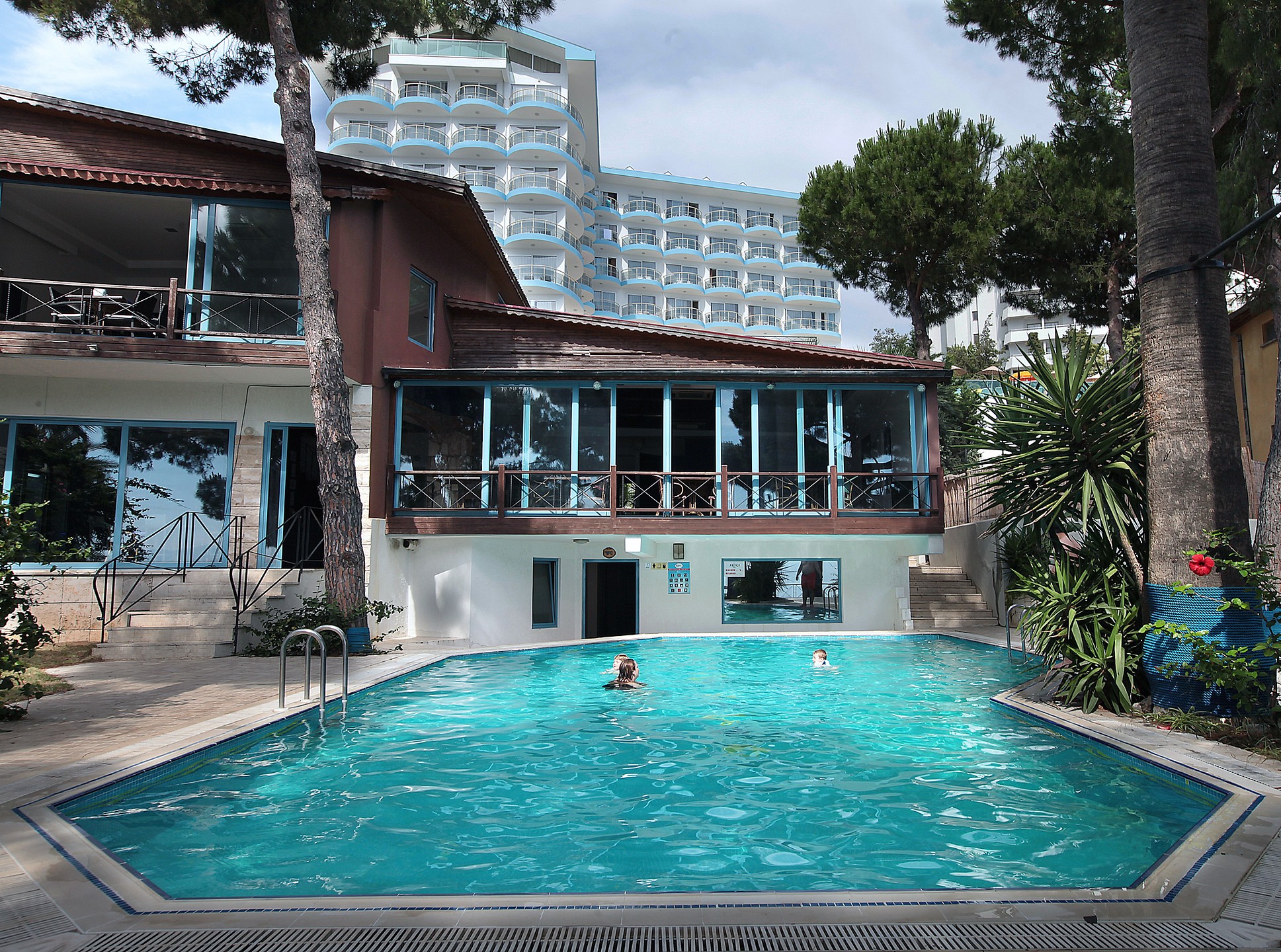 Arora Hotel
