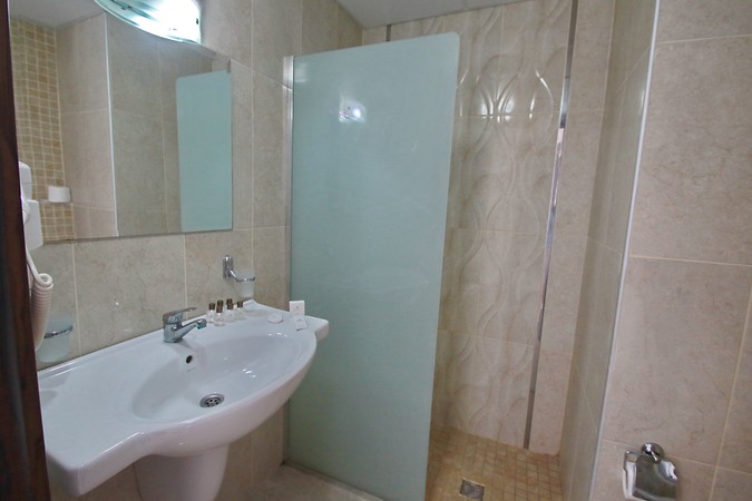 Arora Hotel