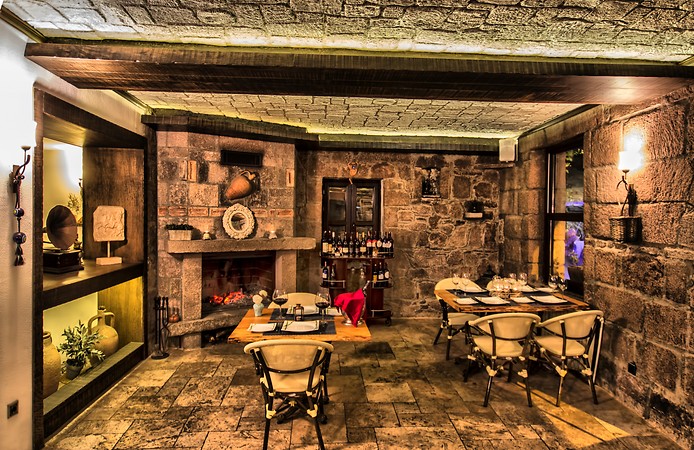 Assos Behram Hotel