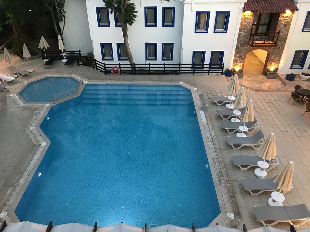 Atrium Hotel