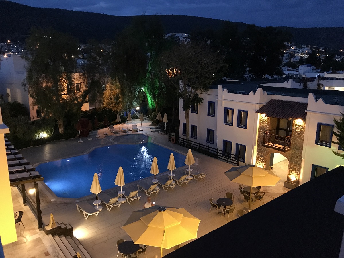 Atrium Hotel