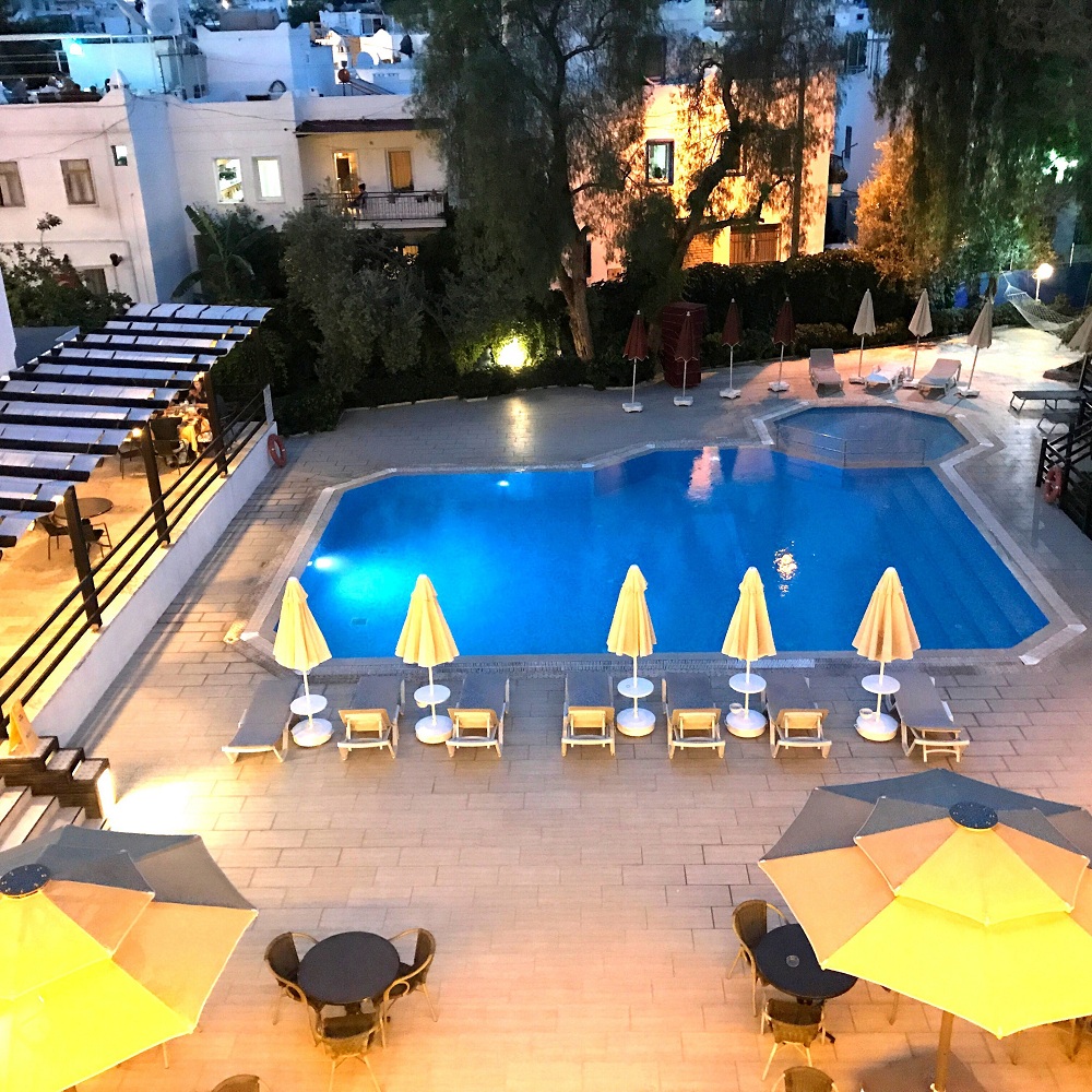 Atrium Hotel