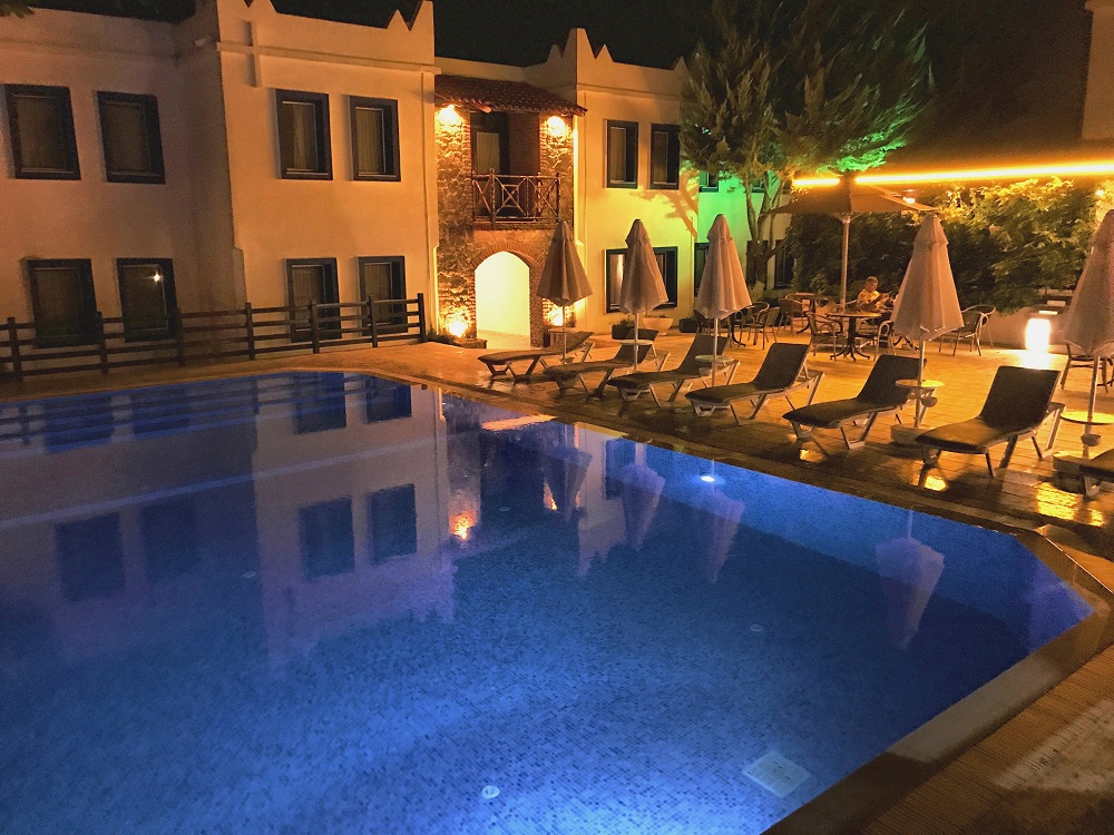 Atrium Hotel