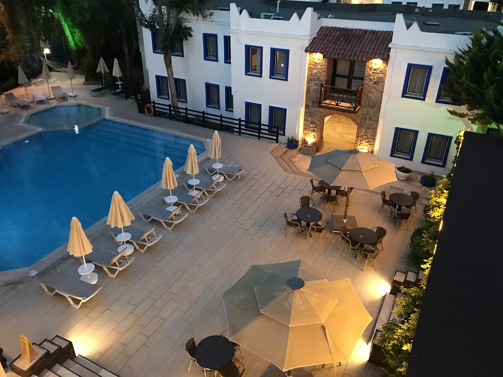 Atrium Hotel