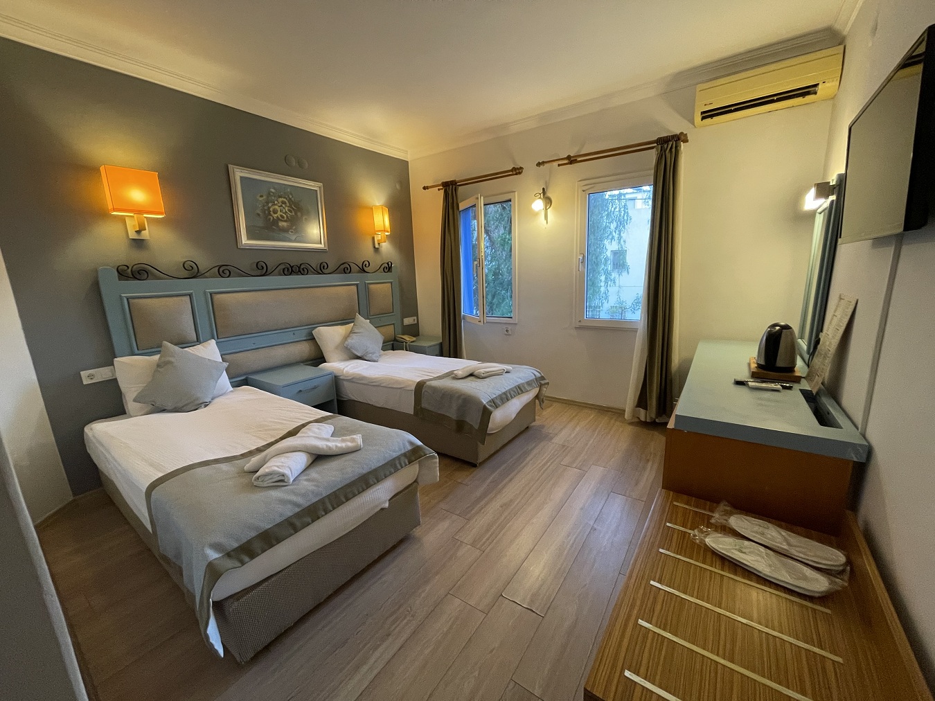 Atrium Hotel