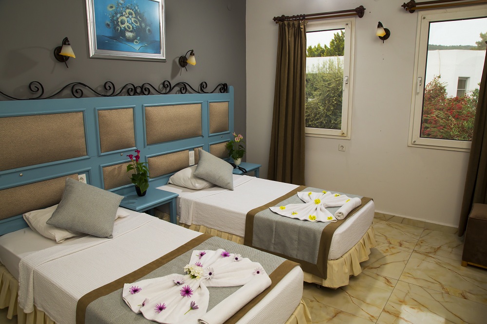 Atrium Hotel