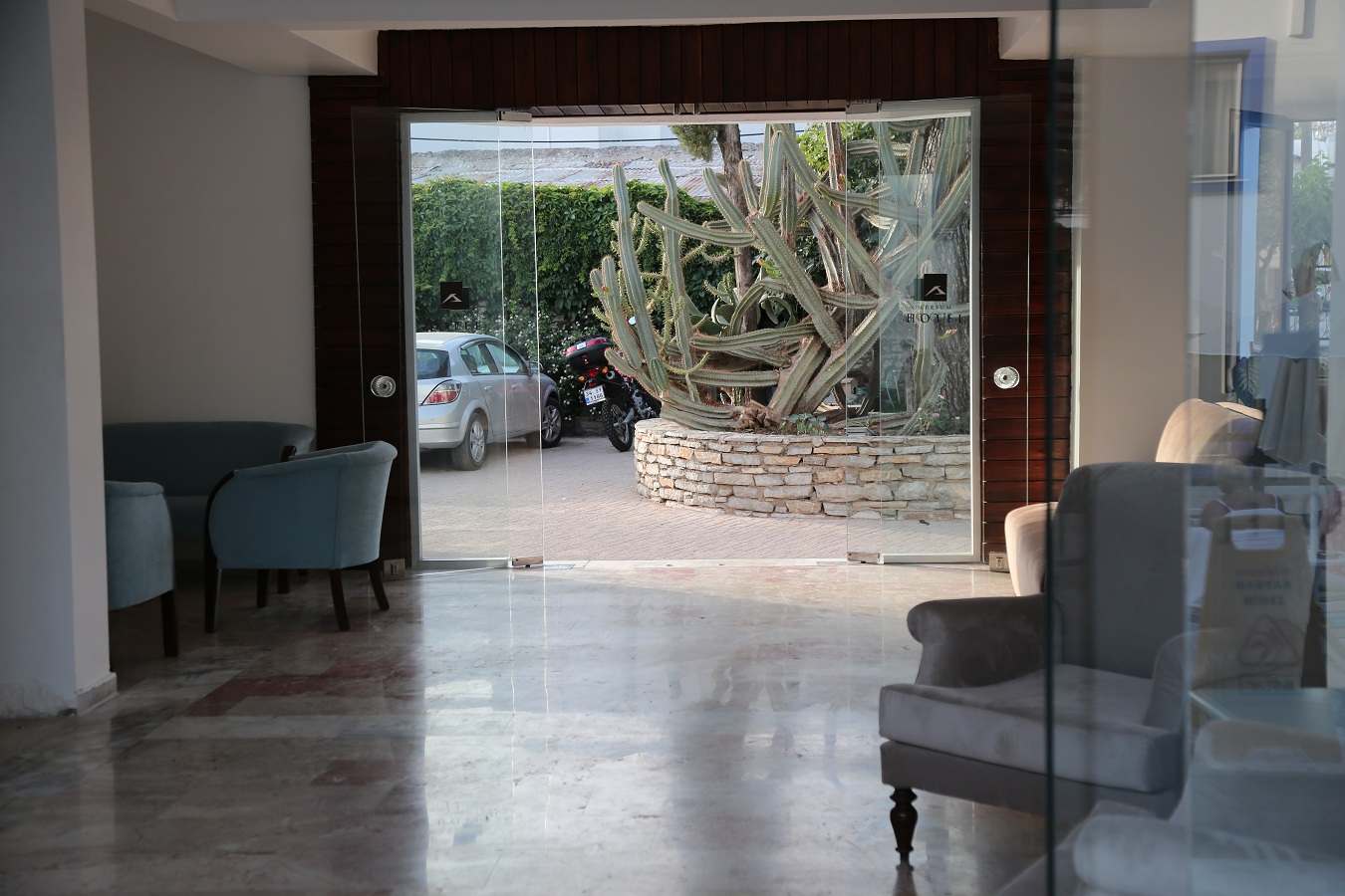 Atrium Hotel