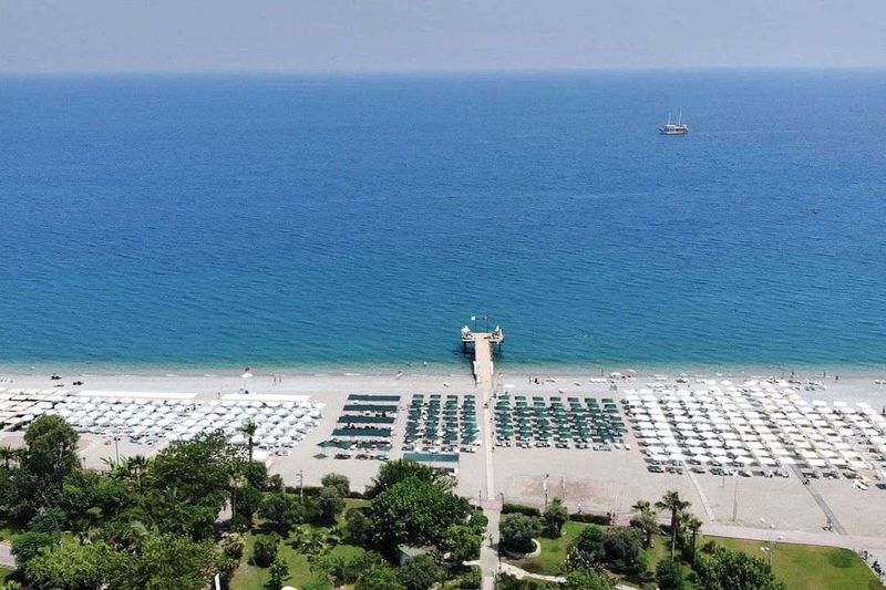 Beso Beach Hotel