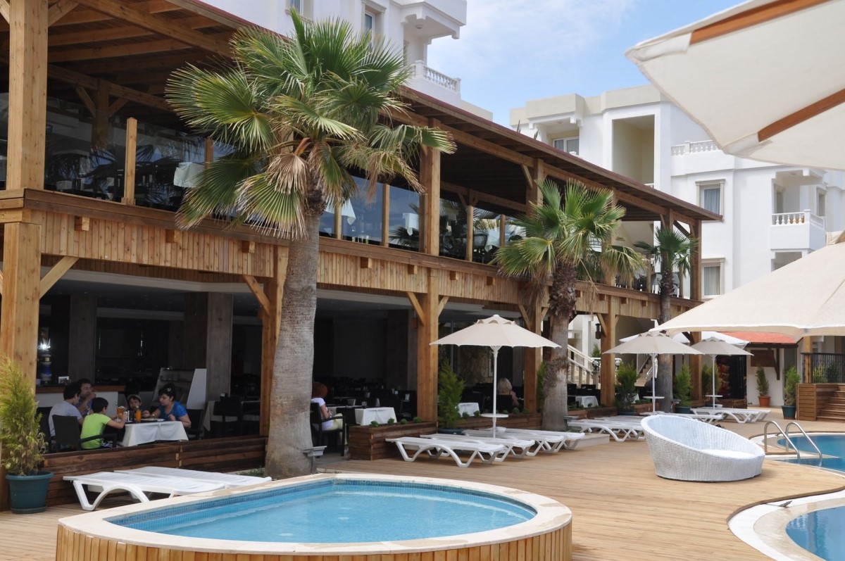 Blue Green Hotel