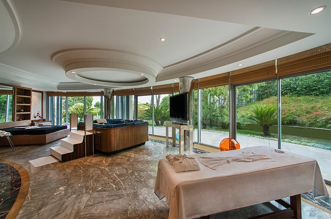 Calista Luxury Resort