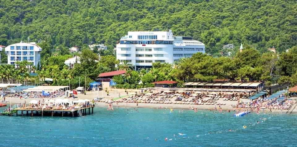 Catamaran Hotel