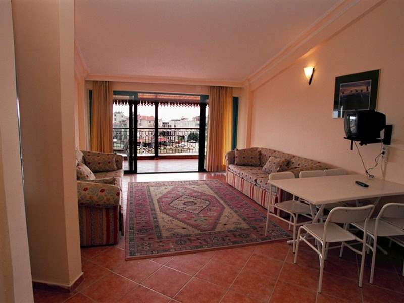 Çınar Family Suite Hotel