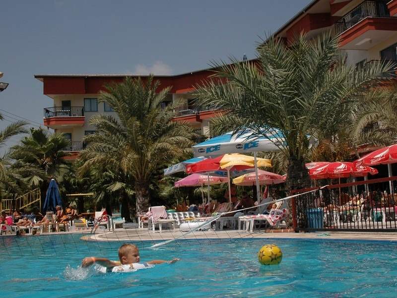 Çınar Family Suite Hotel