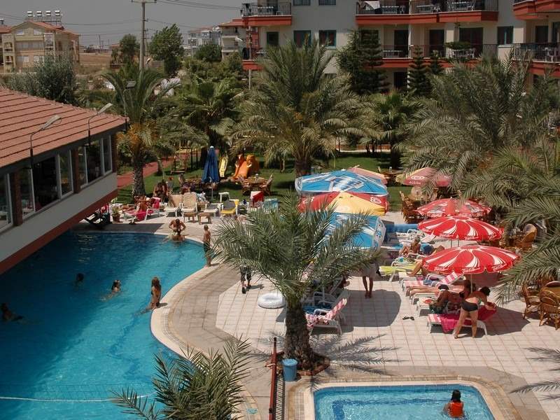 Çınar Family Suite Hotel