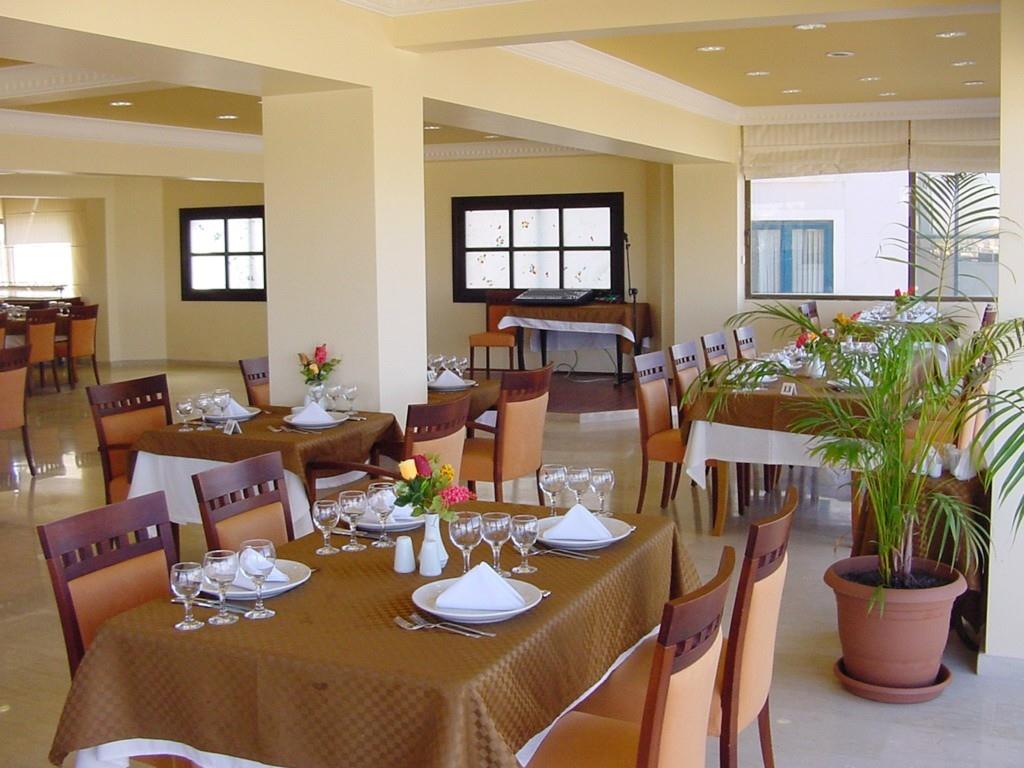 City Royal Hotel