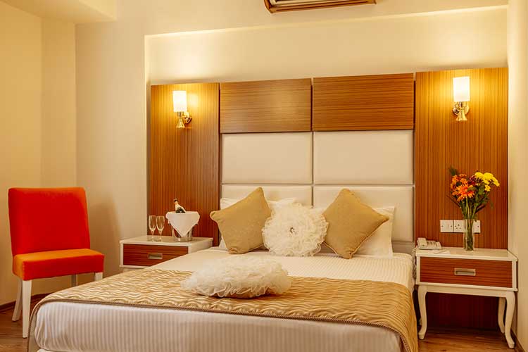 City Royal Hotel