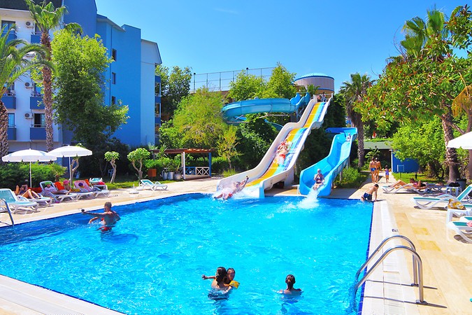 Club Aqua Plaza