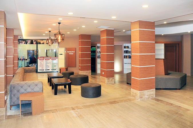 Club Aqua Plaza