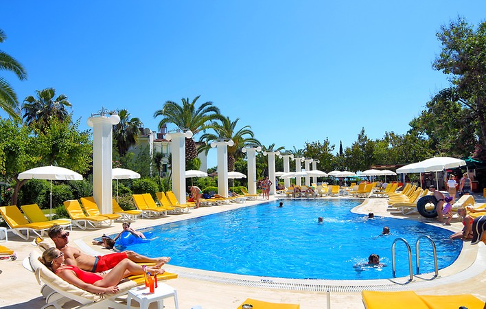 Club Aqua Plaza