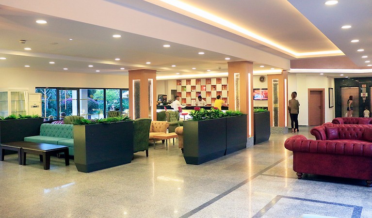 Club Aqua Plaza