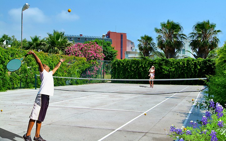 Club Aqua Plaza