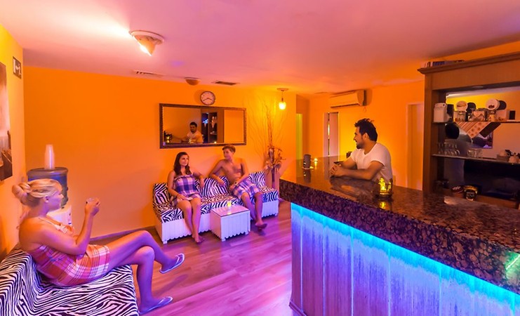 Club Aqua Plaza