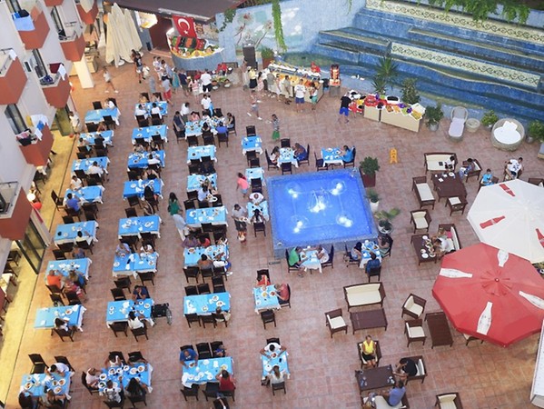 Club Aqua Plaza