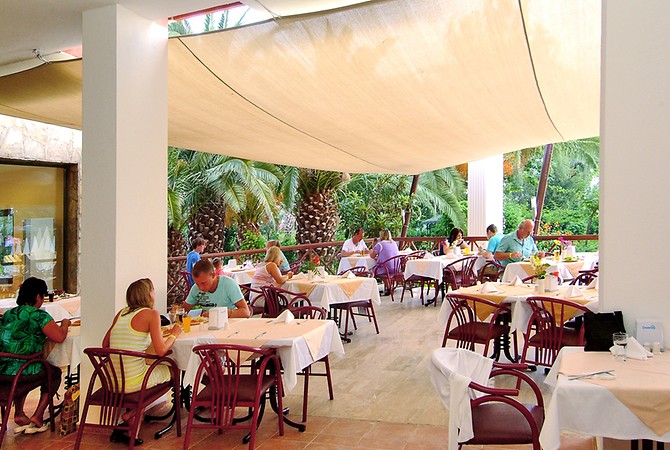 Club Aqua Plaza