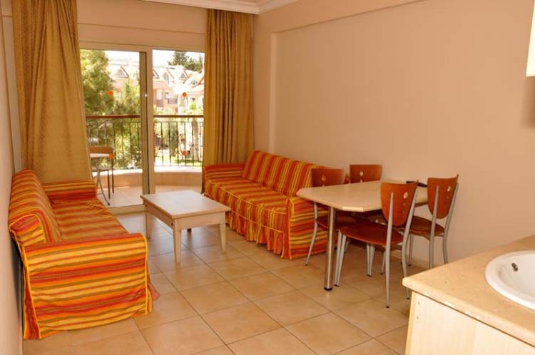 Club Dena Otel