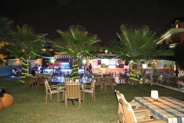 Club Dena Otel
