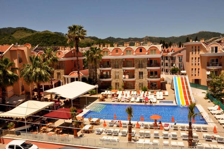 Club Dena Otel