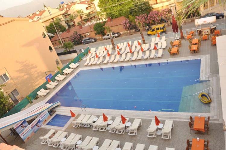 Club Dena Otel