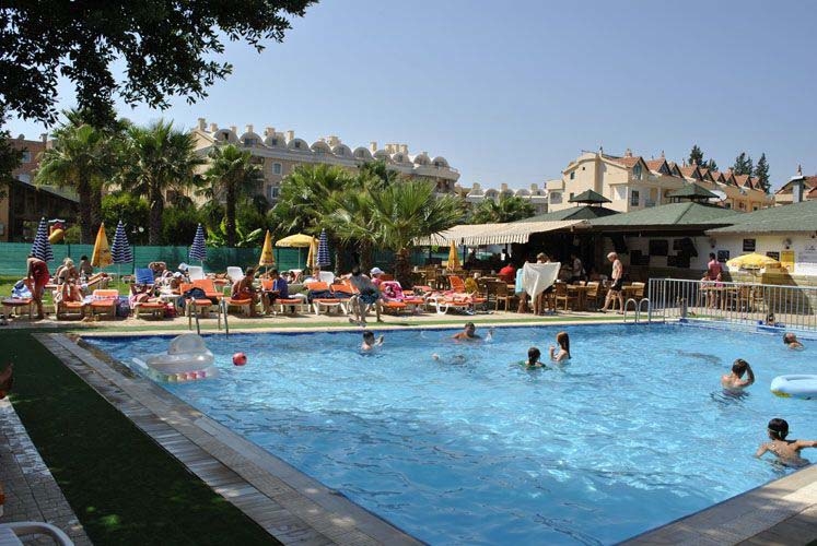 Club Dena Otel