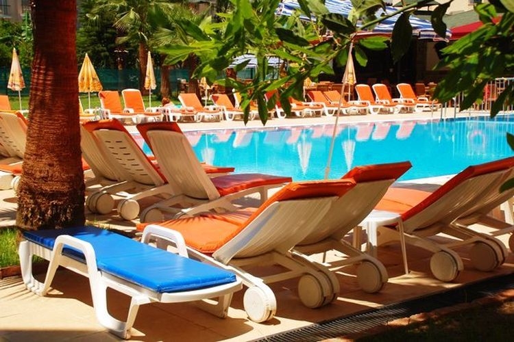 Club Dena Otel