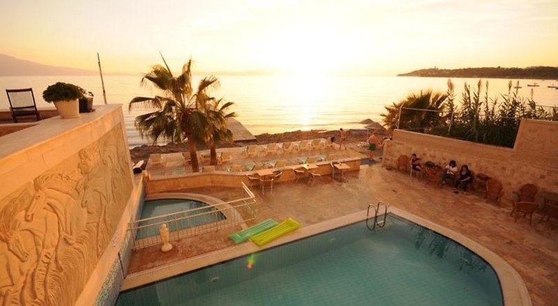 Coastlight Hotel