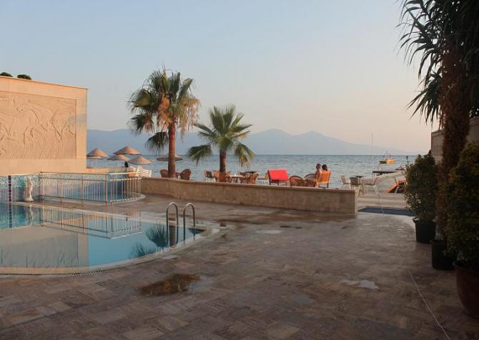 Coastlight Hotel