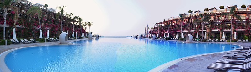 Cratos Premium Hotel