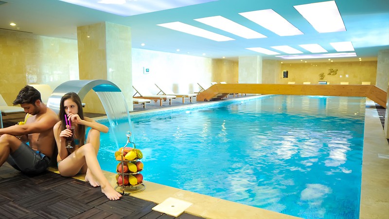 Cratos Premium Hotel