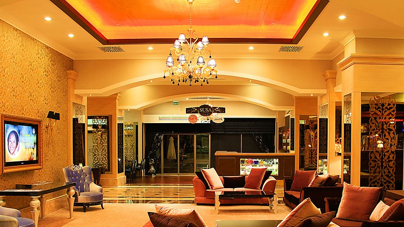 Cratos Premium Hotel