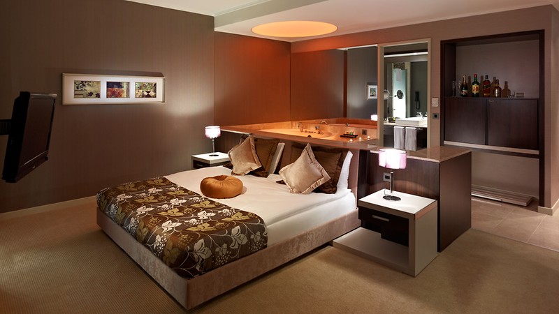 Cratos Premium Hotel
