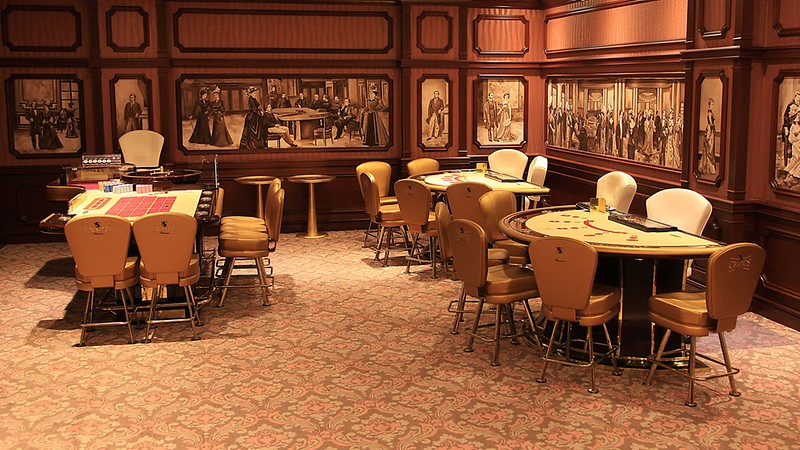Cratos Premium Hotel